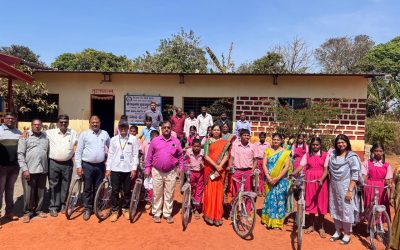 Shree Mahila Credit Souharda Sahakari Sangh Niyamit Society Donates 13 Cycles to Golyali Village Students